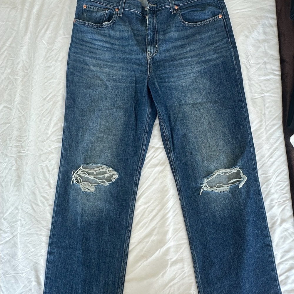 Women’s Levi Blue Distressed Jeans